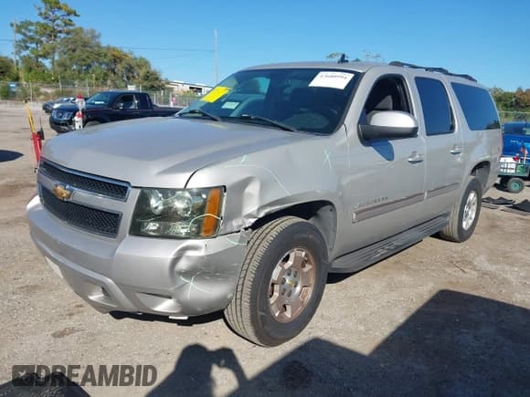 ✅ 2007 Chevrolet Suburban LTZ • VIN: 1GNFK16387J190556 • Lot: 43680994. Listed on IAAI with 264,904 mi. Free auction sales archive from the USA and detailed vehicle history report at DreamBid. Image 17.