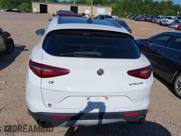 ✅ 2018 Alfa Romeo Stelvio Ti Lusso • VIN: ZASFAKRN3J7C16023 • Lot: 42518828. Listed on IAAI with 105,314 mi. Free auction sales archive from the USA and detailed vehicle history report at DreamBid. Image 16.