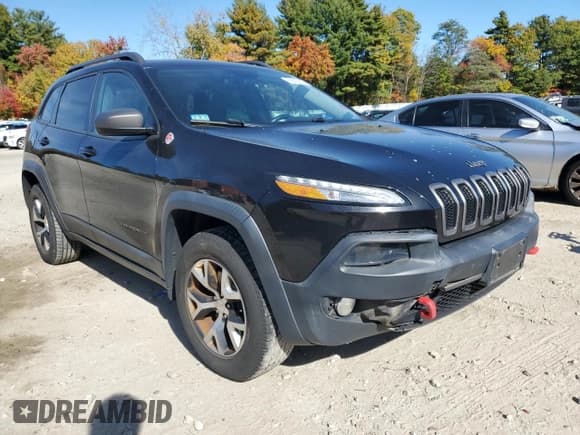 ✅ 2014 Jeep Cherokee Trailhawk • VIN: 1C4PJMBS3EW280843 • Lot: 82603235. Wystawiony na Copart z przebiegiem 159 227 mil. Bezpłatny archiwum sprzedaży aukcyjnych z USA i szczegółowy raport historii pojazdu na DreamBid. Zdjęcie 4.