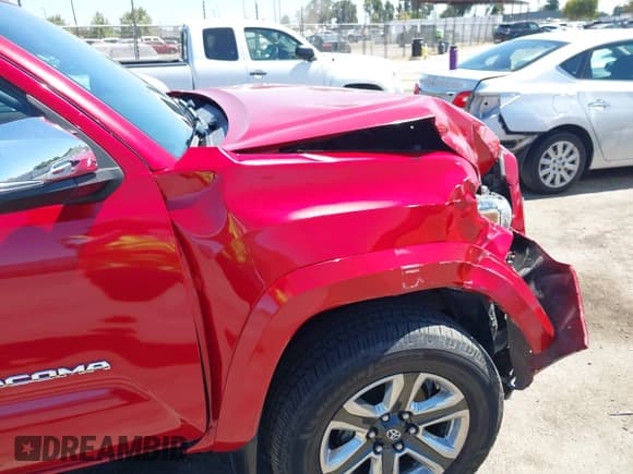 ✅ 2017 Toyota Tacoma Limited • VIN: 3TMGZ5AN7HM063939 • Lot: 42769466. Wystawiony na IAAI z przebiegiem 58 408 mil. Bezpłatny archiwum sprzedaży aukcyjnych z USA i szczegółowy raport historii pojazdu na DreamBid. Zdjęcie 18.