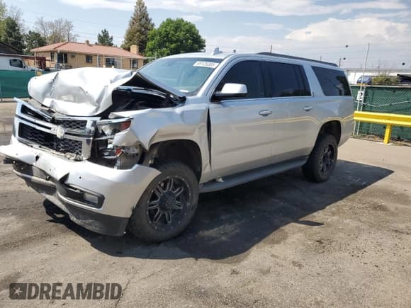 ✅ 2015 Chevrolet Suburban LT • VIN: 1GNSKJKCXFR624691 • Lot: 69125385. Wystawiony na Copart z przebiegiem 200 080 mil. Bezpłatny archiwum sprzedaży aukcyjnych z USA i szczegółowy raport historii pojazdu na DreamBid. Zdjęcie 1.
