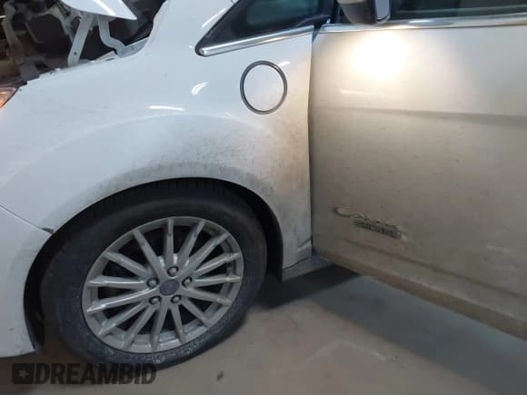 ✅ 2015 Ford C-Max SEL • VIN: 1FADP5CU3FL106299 • Lot: 41764339. Wystawiony na IAAI z przebiegiem 104 025 mil. Bezpłatny archiwum sprzedaży aukcyjnych z USA i szczegółowy raport historii pojazdu na DreamBid. Zdjęcie 12.