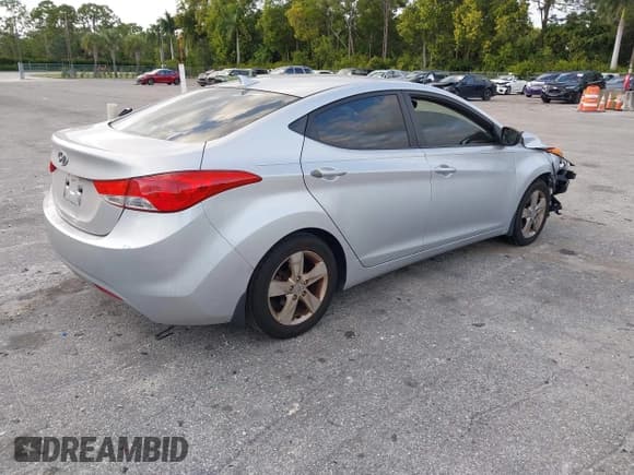 ✅ 2013 Hyundai Elantra GLS • VIN: KMHDH4AE4DU506355 • Lot: 43697014. Listed on IAAI with 174,555 mi. Free auction sales archive from the USA and detailed vehicle history report at DreamBid. Image 4.
