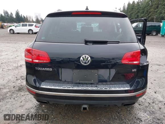 ✅ 2016 Volkswagen Touareg Lux • VIN: WVGEF9BP0GD011369 • Lot: 43772482. Listed on IAAI with 39,681 mi. Free auction sales archive from the USA and detailed vehicle history report at DreamBid. Image 17.