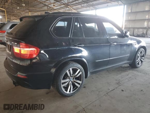✅ 2010 BMW X5 M • VIN: 5YMGY0C54ALK25673 • Lot: 89151885. Listed on Copart with 145,482 mi. Free auction sales archive from the USA and detailed vehicle history report at DreamBid. Image 3.