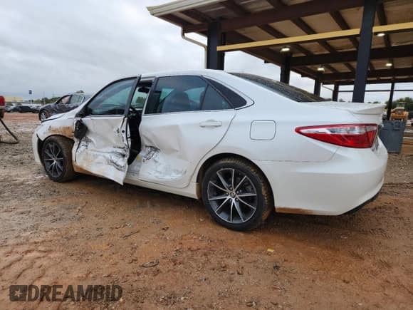 ✅ 2015 Toyota Camry XSE • VIN: 4T1BF1FK1FU111210 • Lot: 90718835. Listed on Copart with 189,930 mi. Free auction sales archive from the USA and detailed vehicle history report at DreamBid. Image 2.