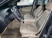 ✅ 2006 Saturn VUE • VIN: 5GZCZ33D66S875680 • Lot: 90441475. Wystawiony na Copart z przebiegiem 280 025 mil. Bezpłatny archiwum sprzedaży aukcyjnych z USA i szczegółowy raport historii pojazdu na DreamBid. Zdjęcie 7.