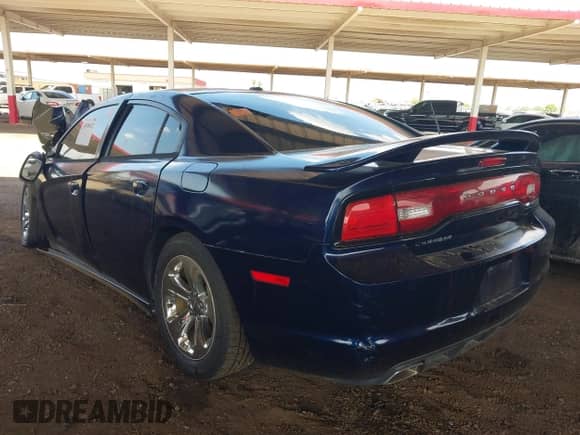 ✅ 2014 Dodge Charger RT • VIN: 2C3CDXCTXEH114725 • Lot: 43088432. Wystawiony na IAAI z przebiegiem Nie podano. Bezpłatny archiwum sprzedaży aukcyjnych z USA i szczegółowy raport historii pojazdu na DreamBid. Zdjęcie 3.