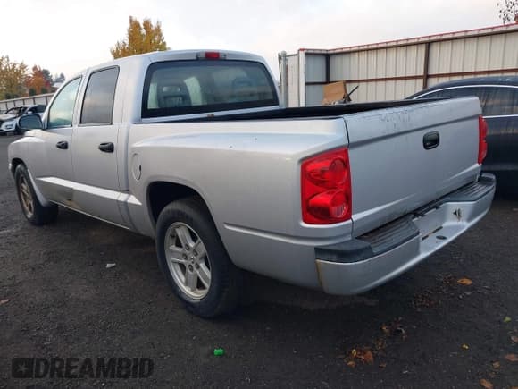✅ 2005 Dodge Dakota ST • VIN: 1D7HW28N65S130251 • Лот: 43622144. Опубликован ранее на IAAI с пробегом 205 489 миль. Бесплатный доступ к архиву аукционных продаж из США и подробный отчёт об истории автомобиля на DreamBid. Изображение 3.