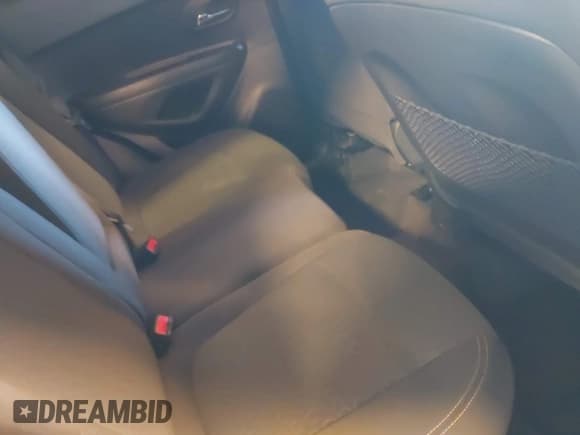 ✅ 2020 Chevrolet Trax LS • VIN: KL7CJKSB8LB088953 • Lot: 43392952. Wystawiony na IAAI z przebiegiem 90 707 mil. Bezpłatny archiwum sprzedaży aukcyjnych z USA i szczegółowy raport historii pojazdu na DreamBid. Zdjęcie 8.