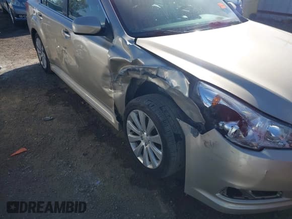 ✅ 2010 Subaru Legacy Limited Moon • VIN: 4S3BMCK65A3225840 • Lot: 43639761. Wystawiony na IAAI z przebiegiem 234 982 mil. Bezpłatny archiwum sprzedaży aukcyjnych z USA i szczegółowy raport historii pojazdu na DreamBid. Zdjęcie 6.