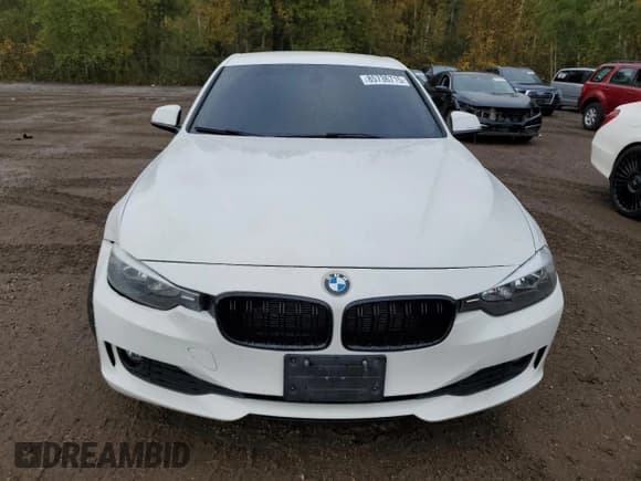 ✅ 2014 BMW 3 Series 320i • VIN: WBA3B1C52EK131735 • Лот: 85736715. Опубликован ранее на Copart с пробегом 129 909 миль. Бесплатный доступ к архиву аукционных продаж из США и подробный отчёт об истории автомобиля на DreamBid. Изображение 5.