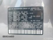 ✅ 2024 Volkswagen Atlas SEL R-Line • VIN: 1V2AE2CA3RC254432 • Lot: 43197393. Wystawiony na IAAI z przebiegiem 29 484 mil. Bezpłatny archiwum sprzedaży aukcyjnych z USA i szczegółowy raport historii pojazdu na DreamBid. Zdjęcie 9.