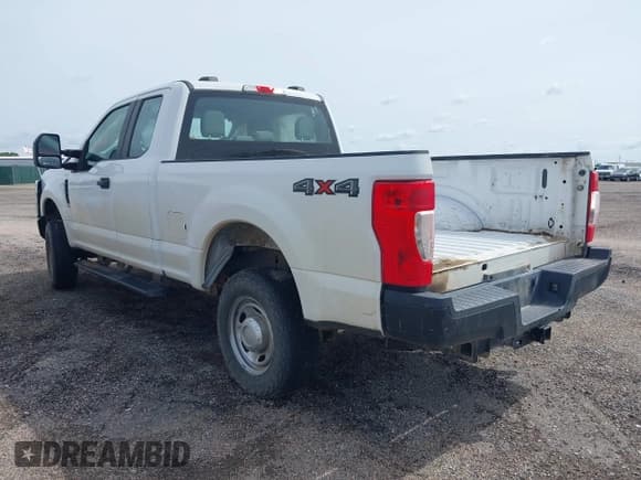 ✅ 2020 Ford F-250 XL • VIN: 1FT7X2B66LED41286 • Lot: 42108623. Wystawiony na IAAI z przebiegiem Nie podano. Bezpłatny archiwum sprzedaży aukcyjnych z USA i szczegółowy raport historii pojazdu na DreamBid. Zdjęcie 3.