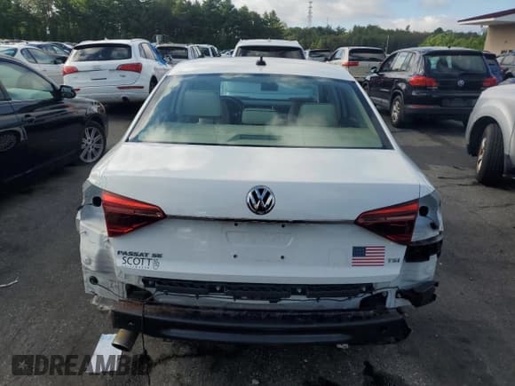 ✅ 2017 Volkswagen Passat SE • VIN: 1VWBT7A36HC032105 • Lot: 68202335. Listed on Copart with 95,858 mi. Free auction sales archive from the USA and detailed vehicle history report at DreamBid. Image 6.