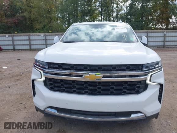 ✅ 2023 Chevrolet Suburban LS • VIN: 1GNSKBKD8PR333445 • Lot: 43424399. Wystawiony na IAAI z przebiegiem 53 712 mil. Bezpłatny archiwum sprzedaży aukcyjnych z USA i szczegółowy raport historii pojazdu na DreamBid. Zdjęcie 12.