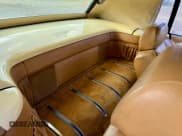 ✅ 1989 Chrysler Town & Country • VIN: ZC2FP1107KB201325 • Lot: 77890744. Wystawiony na Copart z przebiegiem 91 647 mil. Bezpłatny archiwum sprzedaży aukcyjnych z USA i szczegółowy raport historii pojazdu na DreamBid. Zdjęcie 6.