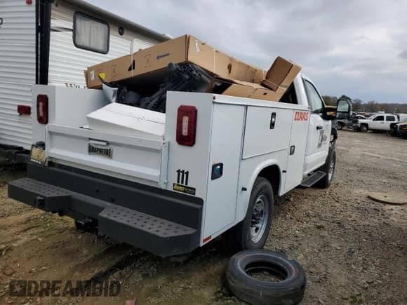 ✅ 2024 Ford F-250 • VIN: 1FTRF2BA2REC34311 • Lot: 80530174. Wystawiony na Copart z przebiegiem 1 209 mil. Bezpłatny archiwum sprzedaży aukcyjnych z USA i szczegółowy raport historii pojazdu na DreamBid. Zdjęcie 3.