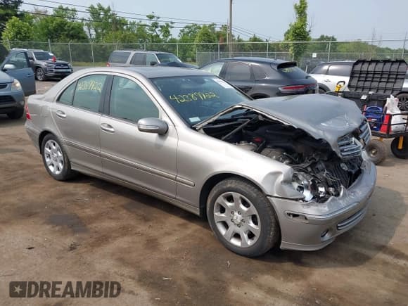 ✅ 2006 Mercedes-Benz C 280 Luxury • VIN: WDBRF92H66F782113 • Lot: 42389922. Wystawiony na IAAI z przebiegiem 112 367 mil. Bezpłatny archiwum sprzedaży aukcyjnych z USA i szczegółowy raport historii pojazdu na DreamBid. Zdjęcie 1.
