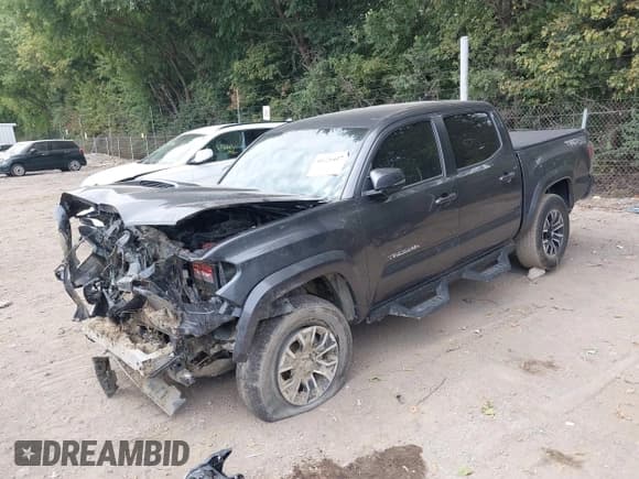 ✅ 2022 Toyota Tacoma SR • VIN: 3TMCZ5AN5NM459555 • Лот: 40220407. Опубликован ранее на IAAI с пробегом 53 212 миль. Бесплатный доступ к архиву аукционных продаж из США и подробный отчёт об истории автомобиля на DreamBid. Изображение 2.