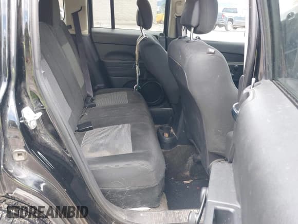 ✅ 2017 Jeep Patriot Sport • VIN: 1C4NJRBB7HD128164 • Lot: 42577060. Wystawiony na IAAI z przebiegiem 153 125 mil. Bezpłatny archiwum sprzedaży aukcyjnych z USA i szczegółowy raport historii pojazdu na DreamBid. Zdjęcie 8.