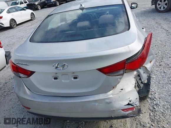✅ 2016 Hyundai Elantra SE • VIN: 5NPDH4AE5GH726283 • Lot: 43394116. Listed on IAAI with 142,910 mi. Free auction sales archive from the USA and detailed vehicle history report at DreamBid. Image 16.