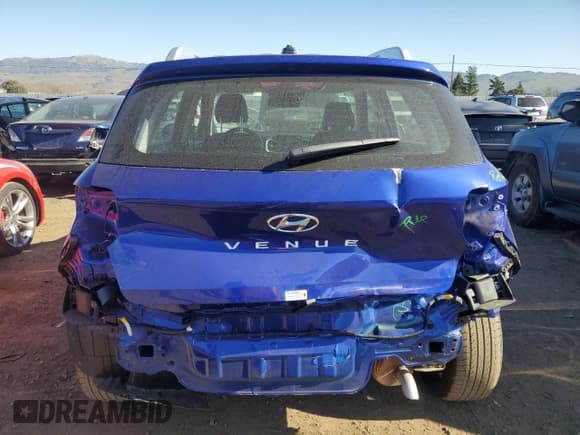 ✅ 2024 Hyundai Venue SEL • VIN: KMHRC8A32RU302798 • Lot: 43019425. Listed on Copart with 7,667 mi. Free auction sales archive from the USA and detailed vehicle history report at DreamBid. Image 6.