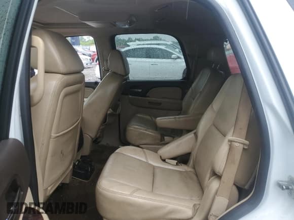 ✅ 2009 GMC Yukon Denali • VIN: 1GKFC03269R143403 • Лот: 58799365. Опубликован ранее на Copart с пробегом 96 338 миль. Бесплатный доступ к архиву аукционных продаж из США и подробный отчёт об истории автомобиля на DreamBid. Изображение 11.