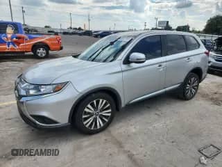 2019 Mitsubishi Outlander SE with VIN JA4AD3A31KZ035139, listed as a Copart auction lot 80302425 with 138,071 mi miles and Salvage title. Bid and sale history available at DreamBid. Image 1.