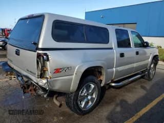✅ 2005 Chevrolet Silverado 1500 Z71 • VIN: 2GCEK13T651376967 • Лот: 72890824. Опубликован ранее на Copart с пробегом 170 064 миль. Бесплатный доступ к архиву аукционных продаж из США и подробный отчёт об истории автомобиля на DreamBid. Изображение 3.
