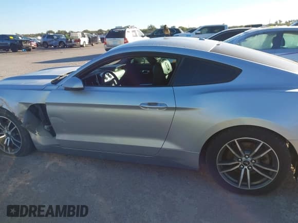 ✅ 2016 Ford Mustang EcoBoost • VIN: 1FA6P8TH6G5216332 • Lot: 43573433. Listed on IAAI with 214,449 mi. Free auction sales archive from the USA and detailed vehicle history report at DreamBid. Image 14.