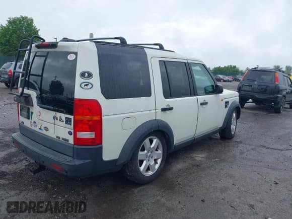 ✅ 2008 Land Rover LR3 HSE • VIN: SALAG254X8A460269 • Lot: 42166502. Wystawiony na IAAI z przebiegiem 208 000 mil. Bezpłatny archiwum sprzedaży aukcyjnych z USA i szczegółowy raport historii pojazdu na DreamBid. Zdjęcie 4.