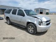 ✅ 2013 Chevrolet Suburban LT • VIN: 1GNSKJE76DR353611 • Lot: 58845685. Wystawiony na Copart z przebiegiem 136 278 mil. Bezpłatny archiwum sprzedaży aukcyjnych z USA i szczegółowy raport historii pojazdu na DreamBid. Zdjęcie 4.