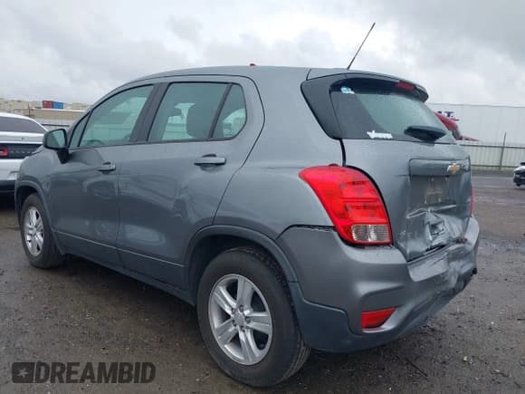✅ 2020 Chevrolet Trax LS • VIN: 3GNCJKSB9LL159716 • Lot: 43704981. Wystawiony na IAAI z przebiegiem 84 930 mil. Bezpłatny archiwum sprzedaży aukcyjnych z USA i szczegółowy raport historii pojazdu na DreamBid. Zdjęcie 3.