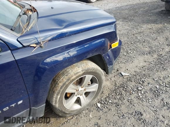 ✅ 2017 Jeep Patriot Latitude • VIN: 1C4NJRFB0HD130011 • Lot: 43749304. Listed on IAAI with 117,058 mi. Free auction sales archive from the USA and detailed vehicle history report at DreamBid. Image 17.