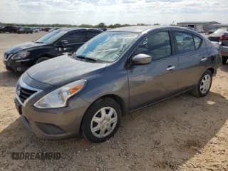 ✅ 2018 Nissan Versa SV • VIN: 3N1CN7AP4JL888164 • Лот: 86552725. Опубликован ранее на Copart с пробегом 59 755 миль. Бесплатный доступ к архиву аукционных продаж из США и подробный отчёт об истории автомобиля на DreamBid. Изображение 1.