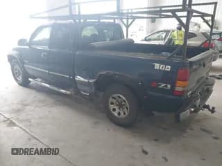 ✅ 2002 Chevrolet Silverado 1500 LS • VIN: 2GCEK19T021235251 • Lot: 43213628. Wystawiony na IAAI z przebiegiem Nie podano. Bezpłatny archiwum sprzedaży aukcyjnych z USA i szczegółowy raport historii pojazdu na DreamBid. Zdjęcie 3.