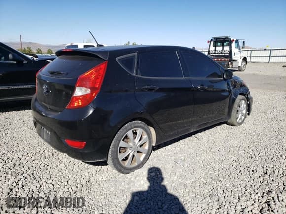 ✅ 2013 Hyundai Accent SE • VIN: KMHCU5AE1DU069766 • Лот: 74212724. Опубликован ранее на Copart с пробегом Не указан. Бесплатный доступ к архиву аукционных продаж из США и подробный отчёт об истории автомобиля на DreamBid. Изображение 3.