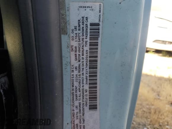 ✅ 2006 Volkswagen Beetle • VIN: 3VWRF31Y76M320169 • Lot: 60538275. Wystawiony na Copart z przebiegiem 130 958 mil. Bezpłatny archiwum sprzedaży aukcyjnych z USA i szczegółowy raport historii pojazdu na DreamBid. Zdjęcie 12.