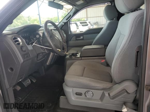 ✅ 2014 Ford F-150 XL • VIN: 1FTFX1CTXEKE61350 • Lot: 59221985. Wystawiony na Copart z przebiegiem 39 604 mil. Bezpłatny archiwum sprzedaży aukcyjnych z USA i szczegółowy raport historii pojazdu na DreamBid. Zdjęcie 7.