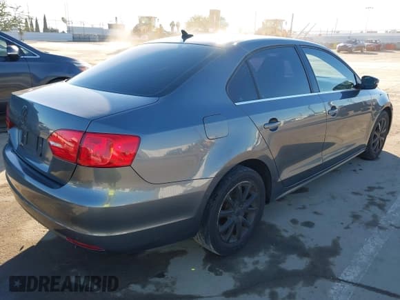 ✅ 2013 Volkswagen Jetta SE • VIN: 3VWDP7AJ3DM357962 • Lot: 43861735. Listed on IAAI with 177,586 mi. Free auction sales archive from the USA and detailed vehicle history report at DreamBid. Image 4.