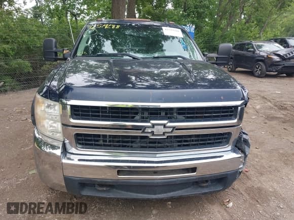 ✅ 2008 Chevrolet Silverado 2500HD Work Truck • VIN: 1GCHC29K08E144222 • Lot: 42519288. Wystawiony na IAAI z przebiegiem 186 271 mil. Bezpłatny archiwum sprzedaży aukcyjnych z USA i szczegółowy raport historii pojazdu na DreamBid. Zdjęcie 12.