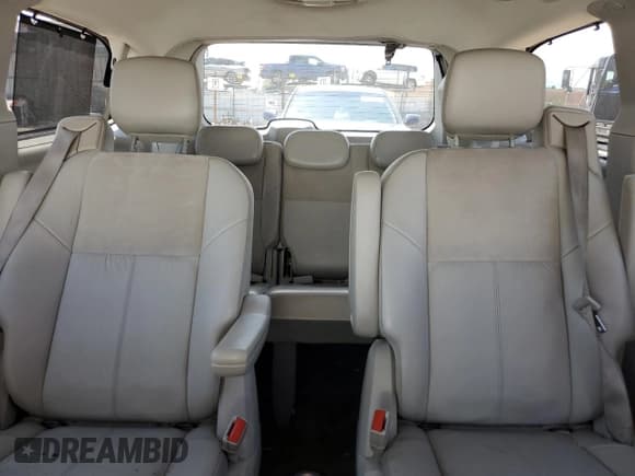 ✅ 2010 Chrysler Town & Country Limited • VIN: 2A4RR6DX6AR142622 • Лот: 68041585. Опубликован ранее на Copart с пробегом 165 554 миль. Бесплатный доступ к архиву аукционных продаж из США и подробный отчёт об истории автомобиля на DreamBid. Изображение 10.