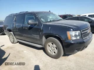 ✅ 2014 Chevrolet Suburban LT • VIN: 1GNSCJE0XER190544 • Lot: 73096564. Wystawiony na Copart z przebiegiem 106 842 mil. Bezpłatny archiwum sprzedaży aukcyjnych z USA i szczegółowy raport historii pojazdu na DreamBid. Zdjęcie 4.