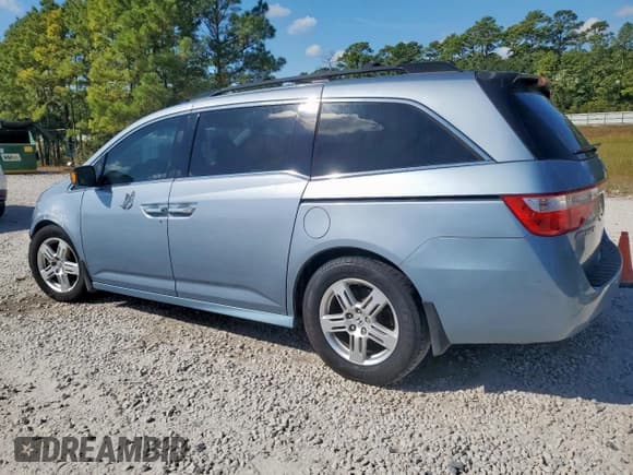 ✅ 2011 Honda Odyssey Touring • VIN: 5FNRL5H93BB055268 • Lot: 85111095. Listed on Copart with 178,631 mi. Free auction sales archive from the USA and detailed vehicle history report at DreamBid. Image 2.