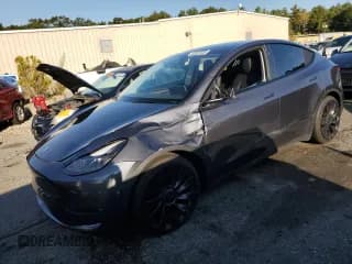 ✅ 2023 Tesla Model Y Performance • VIN: 7SAYGDEF0PF965426 • Lot: 83821545. Wystawiony na Copart z przebiegiem 20 523 mil. Bezpłatny archiwum sprzedaży aukcyjnych z USA i szczegółowy raport historii pojazdu na DreamBid. Zdjęcie 1.