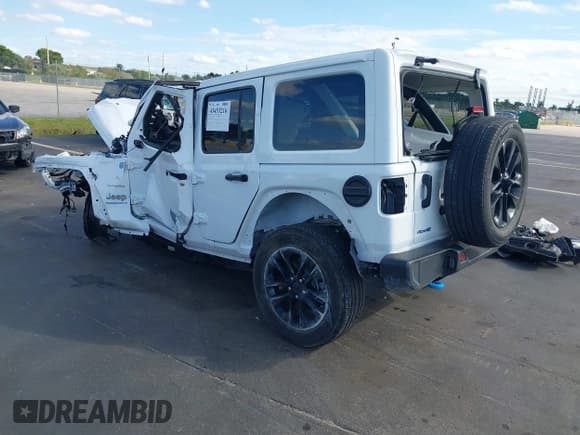 ✅ 2024 Jeep Wrangler Sahara • VIN: 1C4RJXP65RW331514 • Lot: 43453216. Wystawiony na IAAI z przebiegiem Nie podano. Bezpłatny archiwum sprzedaży aukcyjnych z USA i szczegółowy raport historii pojazdu na DreamBid. Zdjęcie 3.