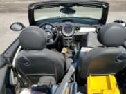 ✅ 2015 MINI Convertible S • VIN: WMWZP3C55F2A91274 • Lot: 76558584. Wystawiony na Copart z przebiegiem Nie podano. Bezpłatny archiwum sprzedaży aukcyjnych z USA i szczegółowy raport historii pojazdu na DreamBid. Zdjęcie 8.