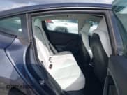 ✅ 2023 Tesla Model 3 • VIN: 5YJ3E1EA7PF567906 • Lot: 42280993. Wystawiony na IAAI z przebiegiem 41 452 mil. Bezpłatny archiwum sprzedaży aukcyjnych z USA i szczegółowy raport historii pojazdu na DreamBid. Zdjęcie 8.