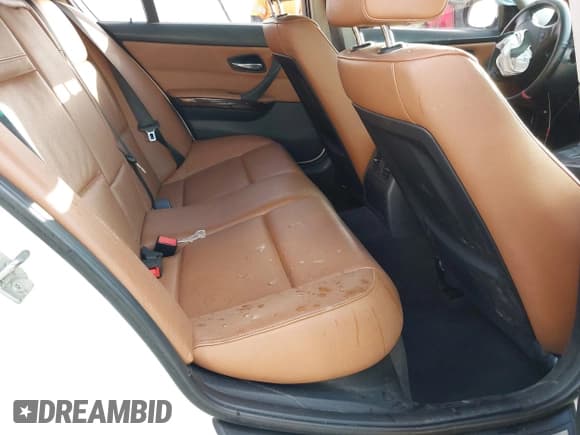 ✅ 2011 BMW 3 Series 328i • VIN: WBAPH5C5XBA443813 • Лот: 40709745. Опубликован ранее на IAAI с пробегом 215 327 миль. Бесплатный доступ к архиву аукционных продаж из США и подробный отчёт об истории автомобиля на DreamBid. Изображение 8.